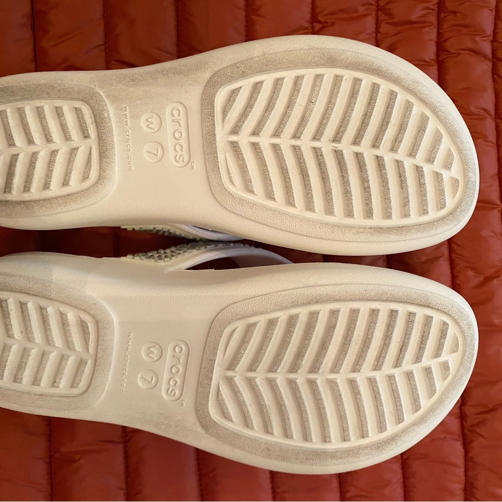 Crocs White Platform Wedge Flip Flops size 7 - Picture 3 of 3